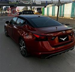 نيسان ألتيما